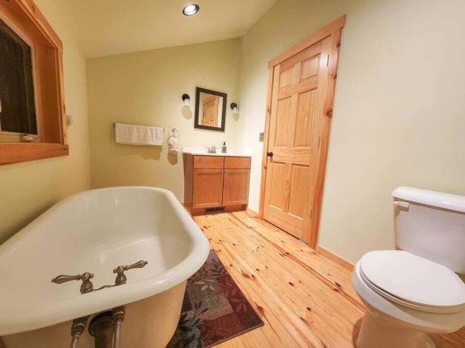 Wilderness Vista Retreat Villa Reed City Exterior photo