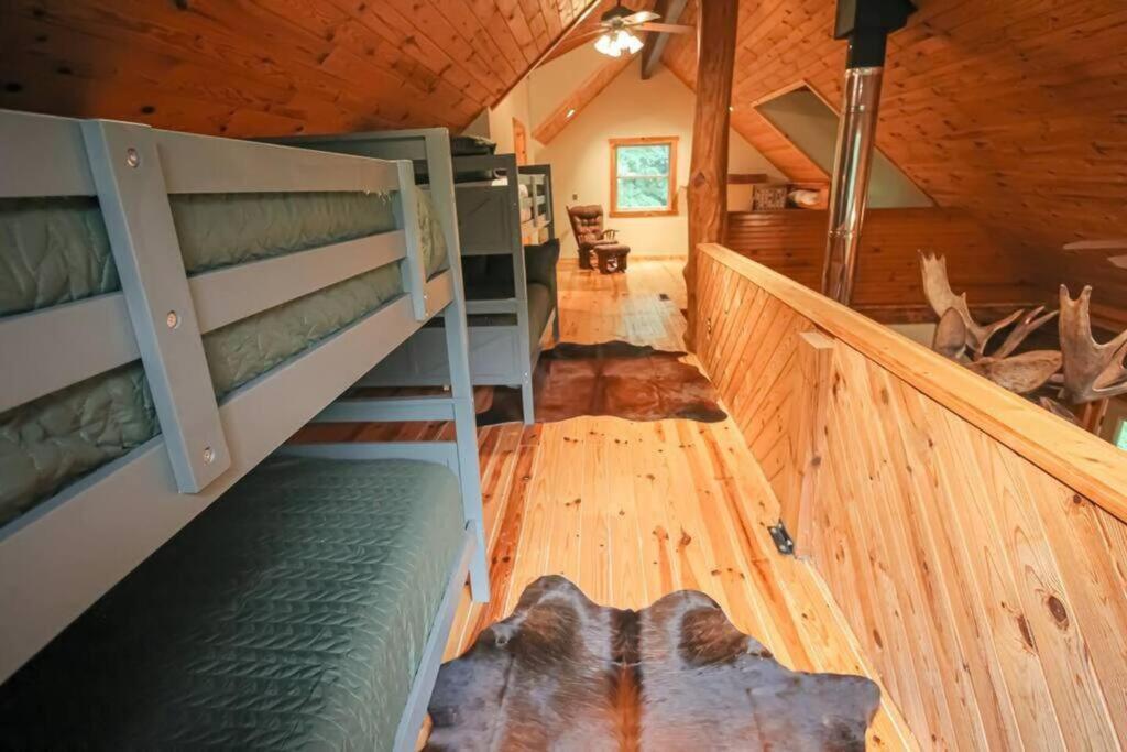 Wilderness Vista Retreat Villa Reed City Exterior photo