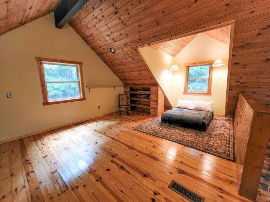 Wilderness Vista Retreat Villa Reed City Exterior photo
